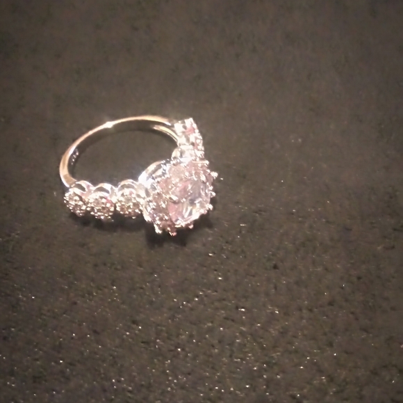 Women's Size 6 Sterling Silver Cz Stone ring - Picture 3 of 8